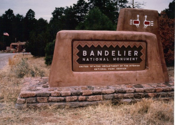 Bandelier 2000 - entrance sign
