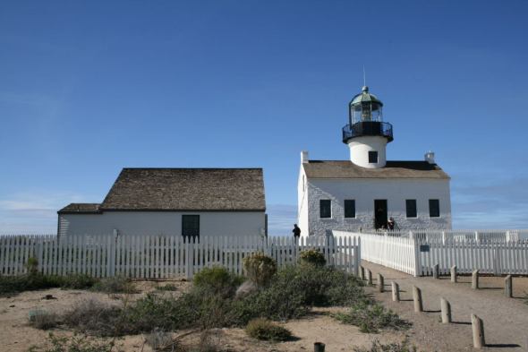 Assistant keeper's quarters and Old Point Loma Lighthouse